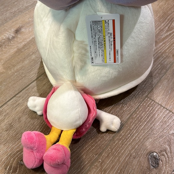 Daisy Duck Plush Hat - Picture 4 of 7